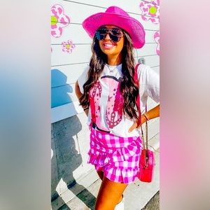 NWT QUEEN OF SOARKLES Pink Boot fringe tee, never worn, SFPF home